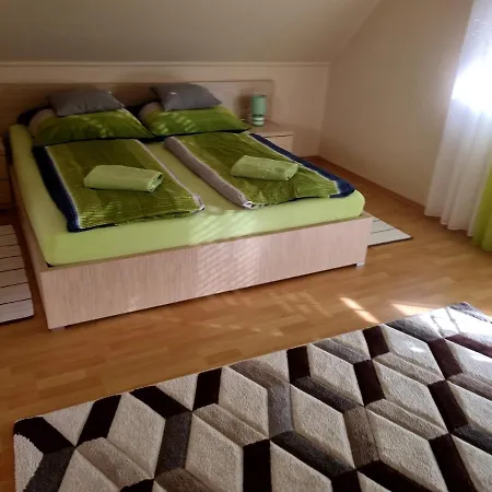 Doni Prémium Vendégház Pensión 3*